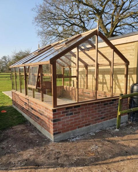 Cheshire carpenter - Cheshire garden